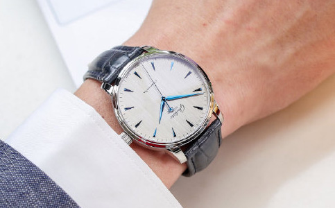 導(dǎo)致格拉蘇蒂手表進(jìn)水的三大原因
