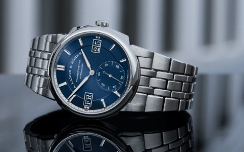 朗格霧氣維修手表進(jìn)水