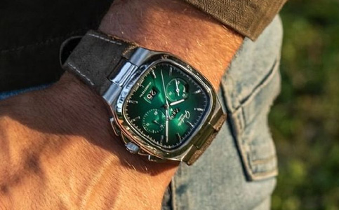 格拉蘇蒂手表售后維修保(格拉蘇蒂手表進(jìn)灰)