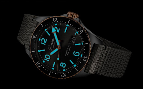 格拉蘇蒂授權維修中心(格拉蘇蒂手表磕碰摔碎的處理方法)