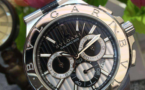 寶格麗手表售后中心電話（解決寶格麗手表表殼生銹問(wèn)題）